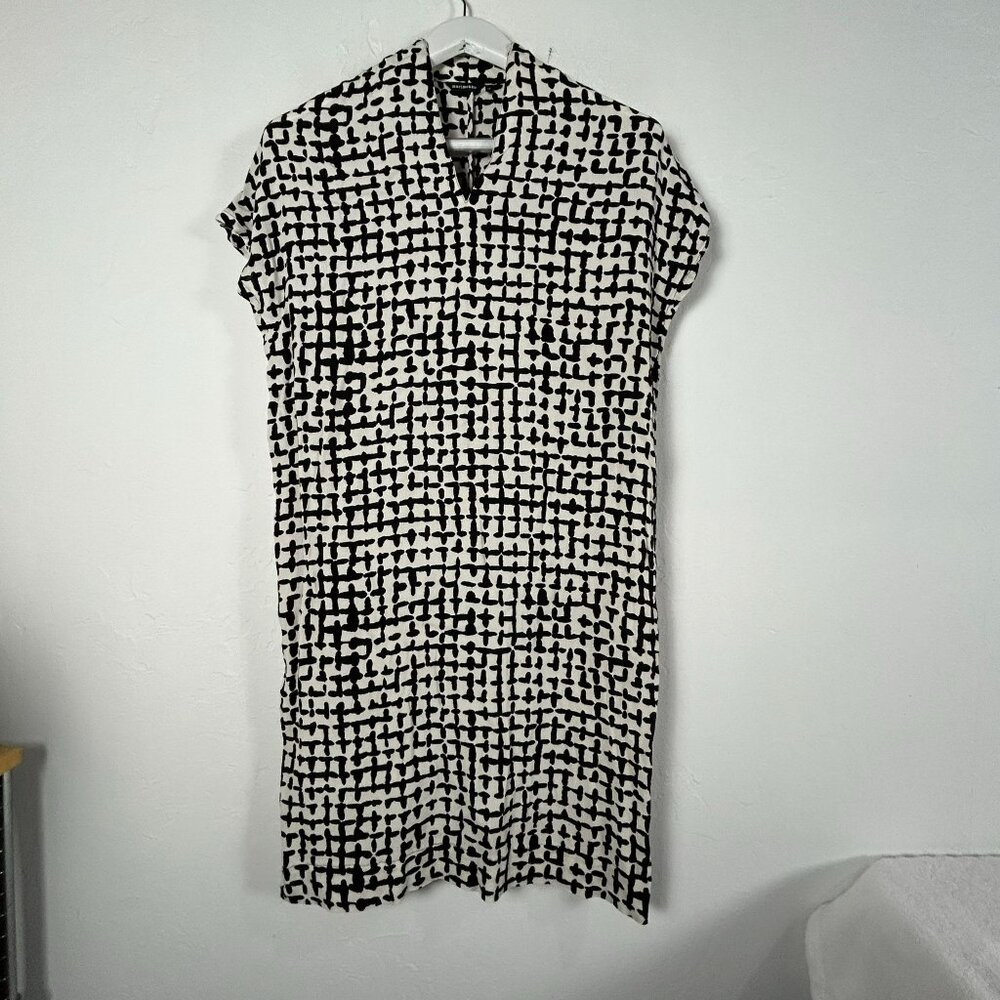 Marimekko Women's Patterned Short Sleeve V-Neck Mini Shirt Dress Black/White XS